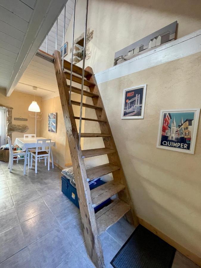 Authentique Penty Au Coeur Du Bourg Apartment Roscanvel Exterior photo